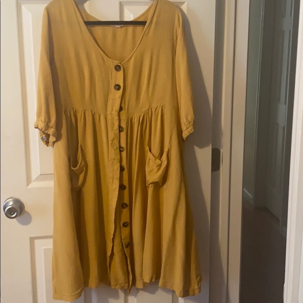 Oddy button up dress with POCKETS!